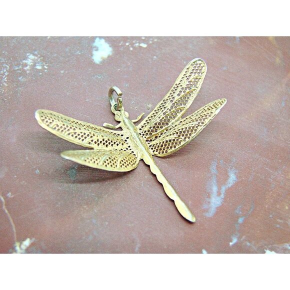 Vintage Dragonfly Fashion Pendant Delicate Lace Gold Tone 1.5 x1.5" - Picture 2 of 8